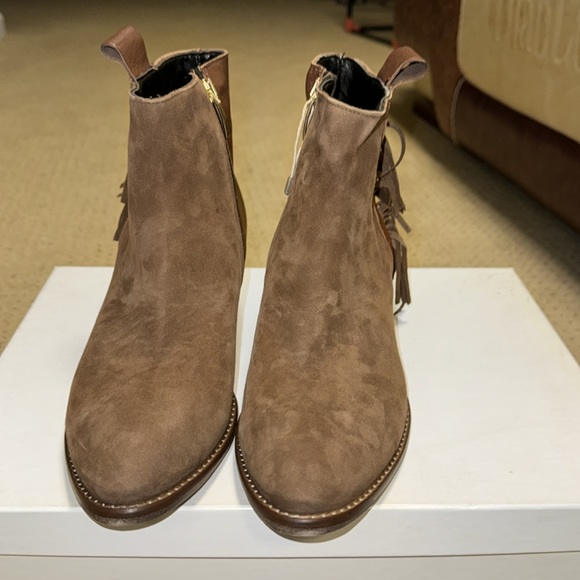 NIB Anna Rita N Brown Fringe ankle booties - Picture 3 of 12